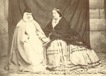 Sor Patrocinio e Isabel II, fuente hispanidad.com
